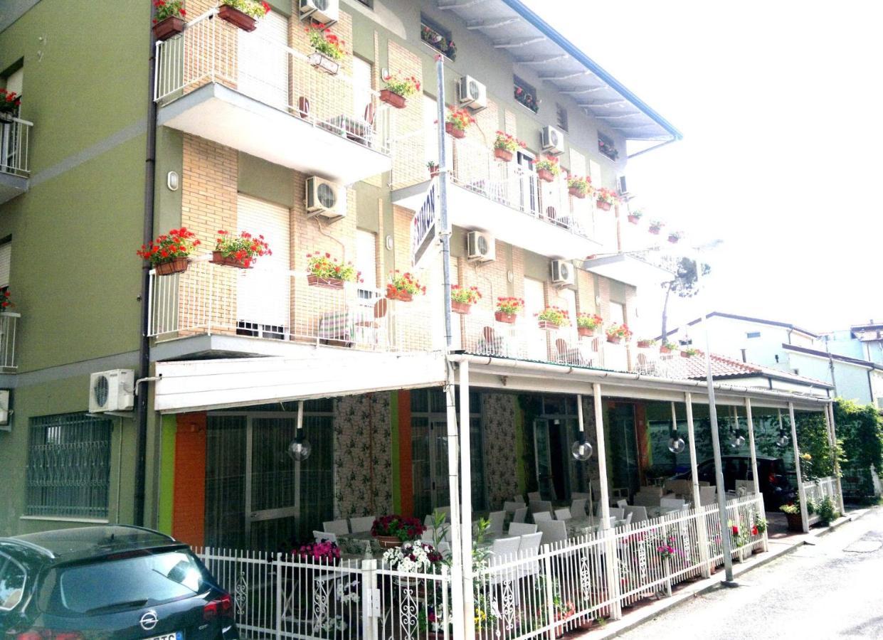 Hotel Simon Rimini Extérieur photo