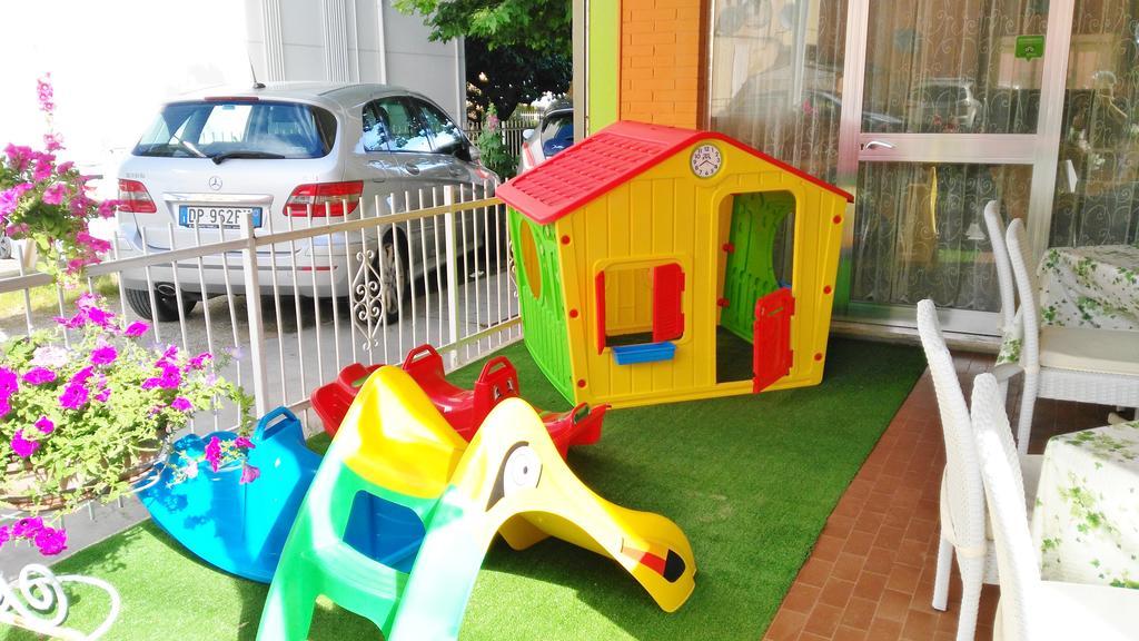 Hotel Simon Rimini Extérieur photo