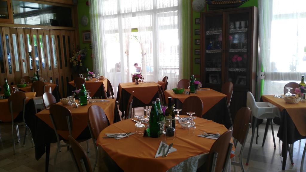 Hotel Simon Rimini Extérieur photo
