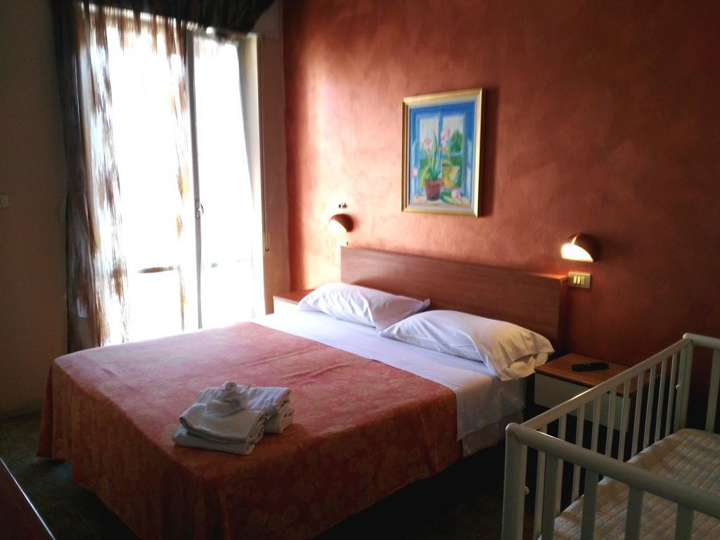 Hotel Simon Rimini Extérieur photo