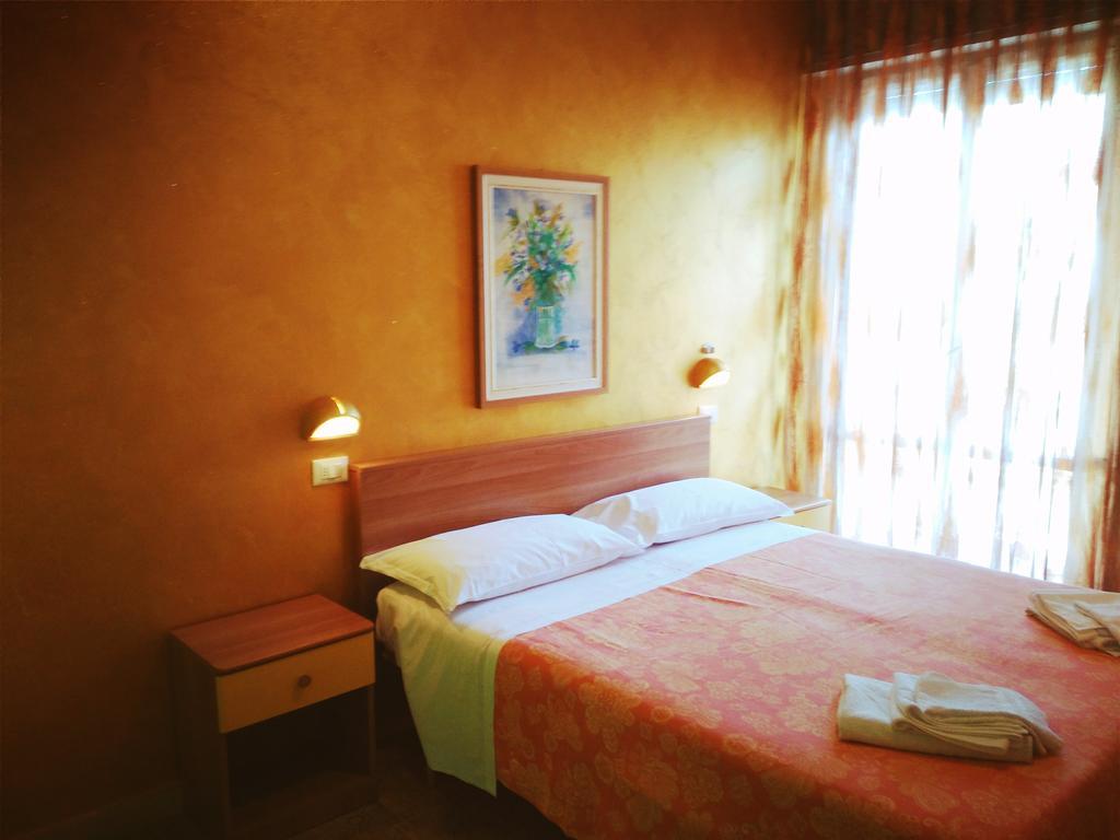 Hotel Simon Rimini Extérieur photo