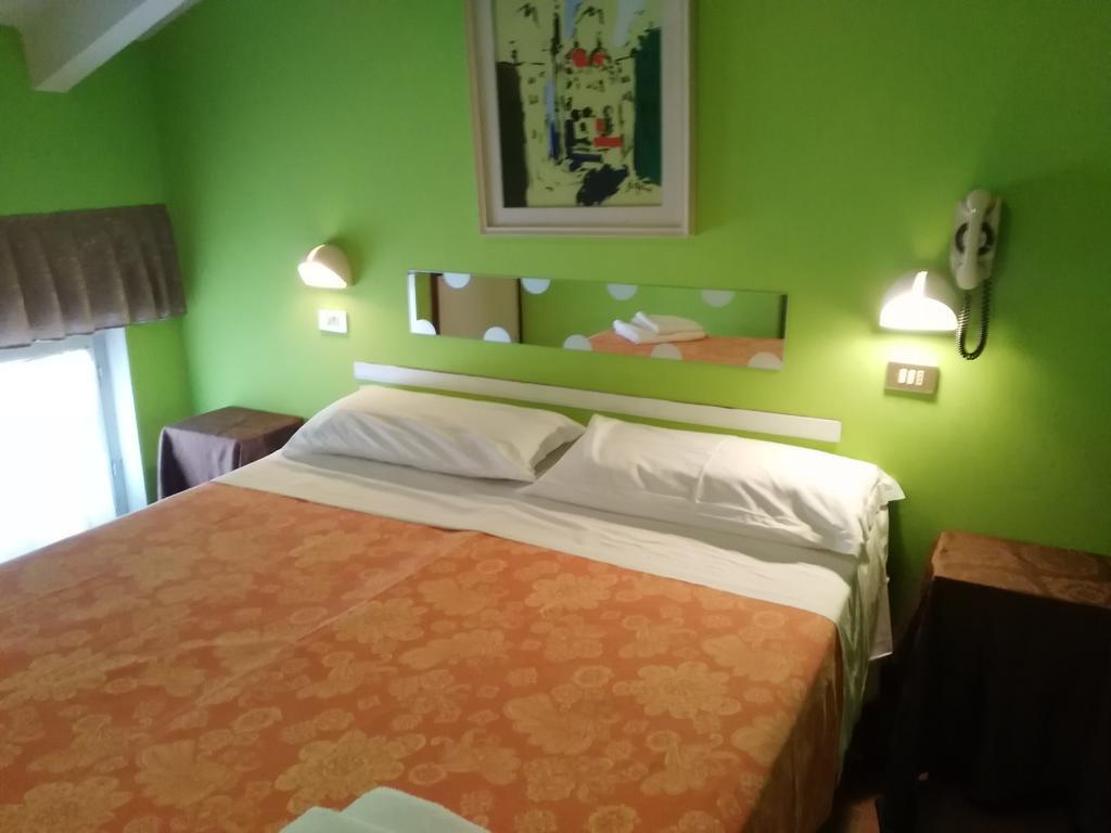 Hotel Simon Rimini Extérieur photo