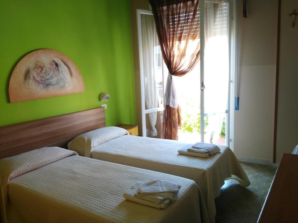 Hotel Simon Rimini Extérieur photo