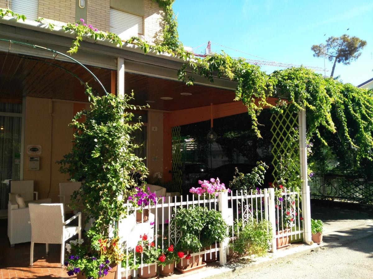 Hotel Simon Rimini Extérieur photo