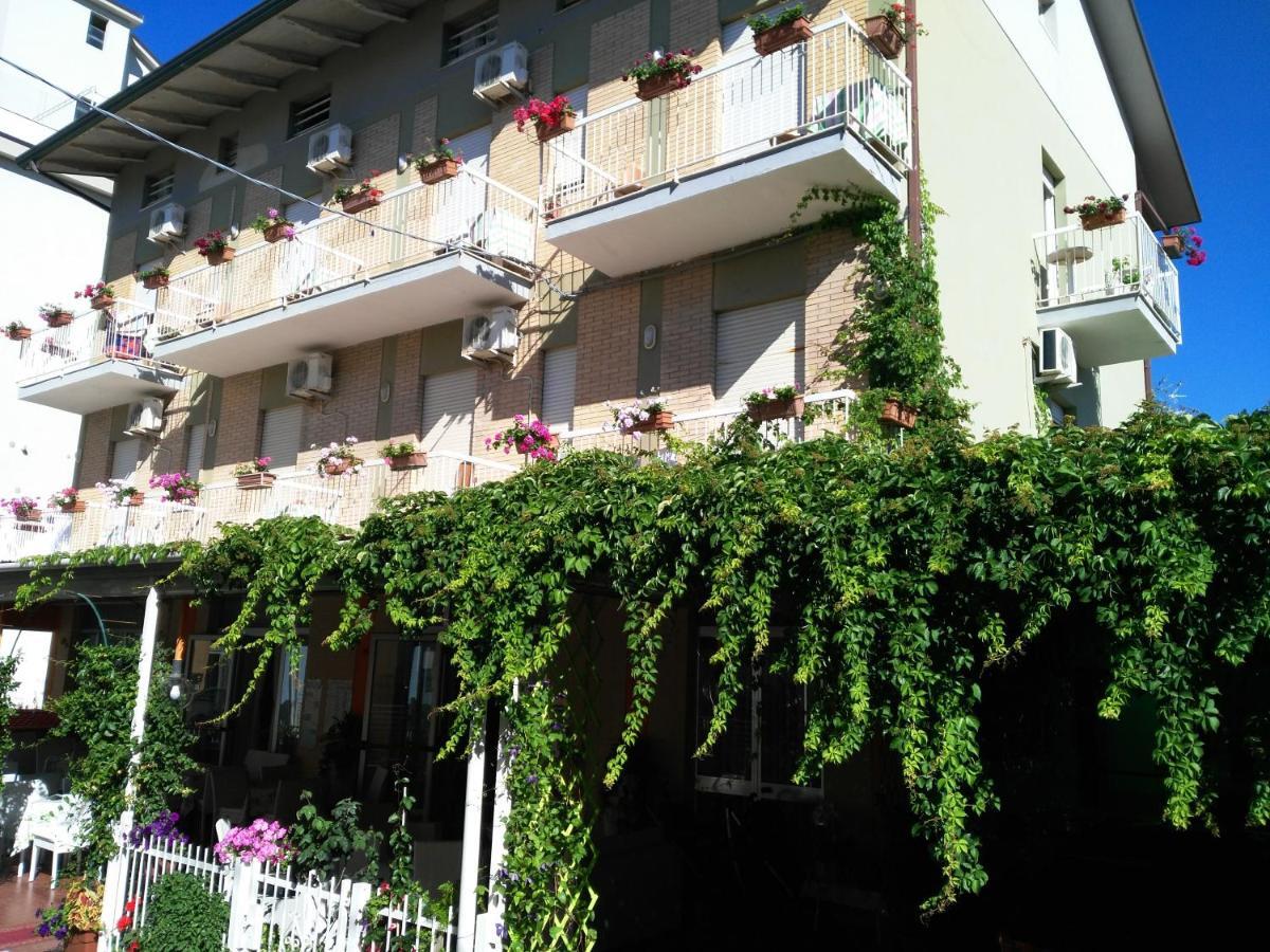 Hotel Simon Rimini Extérieur photo