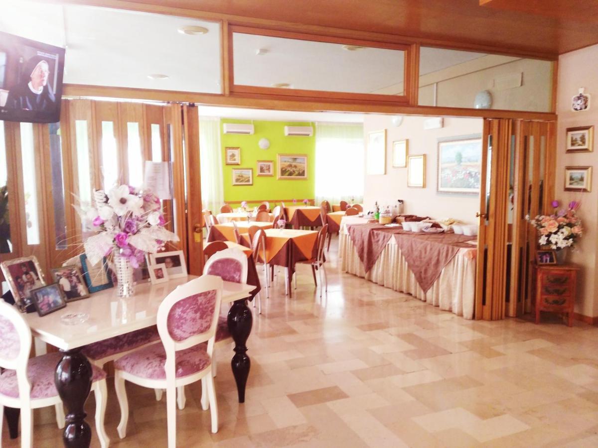 Hotel Simon Rimini Extérieur photo